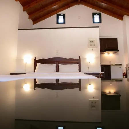 Traditional Plagiaki * Néon Oítilon