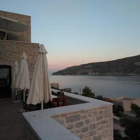 Plagiaki Sea View Apartments-mani Néon Oítilon