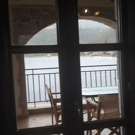 Plagiaki Sea View Apartments-mani Néon Oítilon