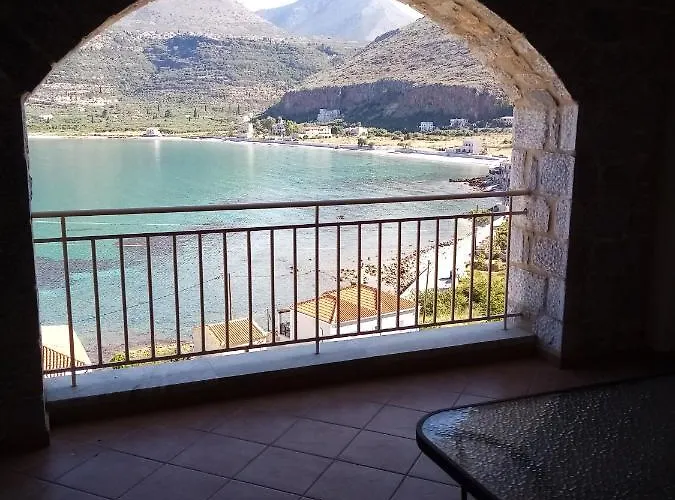 Plagiaki Sea View Apartments-mani Apartment *