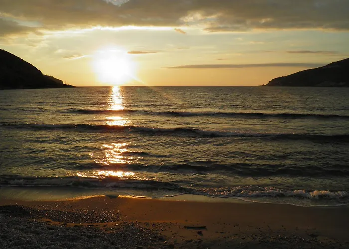 Plagiaki Sea View Apartments-mani Apartment *