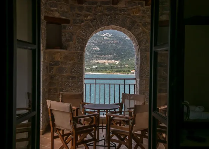 Plagiaki Sea View Apartments-mani Apartment