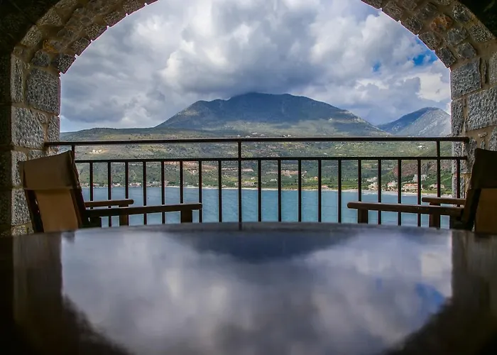 Plagiaki Sea View Apartments-mani * Neo Oitilo