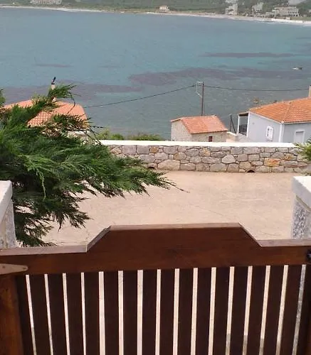 Plagiaki Sea View Apartments-mani Apartment Neo Oitilo