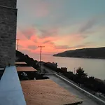 Plagiaki Sea View Apartments-mani