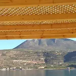 Plagiaki Sea View Apartments-mani Néon Oítilon