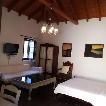 아파트 Traditional Plagiaki