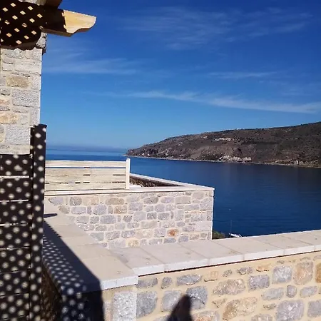 Plagiaki Sea View Apartments-mani Apartment *