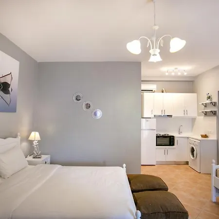 Apartment Traditional Plagiaki Neo Oitilo