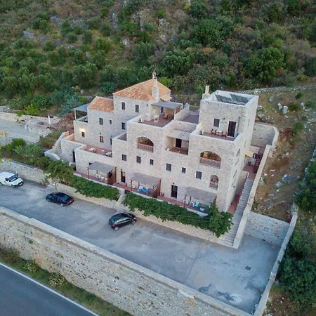 Traditional Plagiaki Apartment Neo Oitilo
