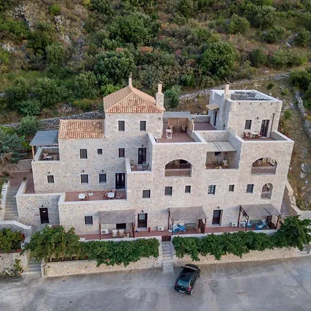 Apartment Traditional Plagiaki Neo Oitilo