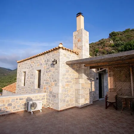 Traditional Plagiaki Apartment