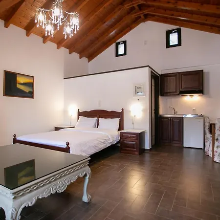 Traditional Plagiaki Apartment