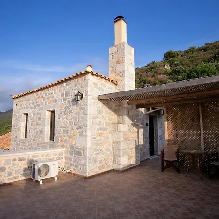 Traditional Plagiaki Apartment
