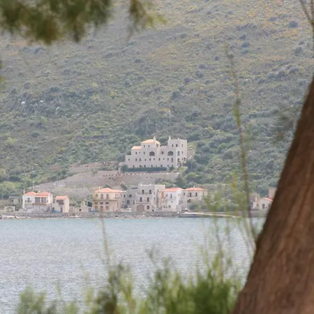 Plagiaki Sea View Apartments-mani * Néon Oítilon