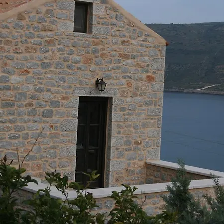 Traditional Plagiaki דירה