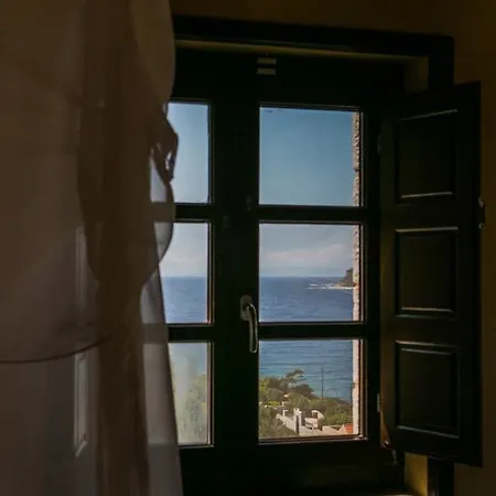 Plagiaki Sea View Apartments-mani Néon Oítilon