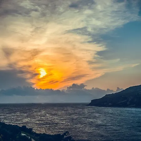 Appartement Traditional Plagiaki Néon Oítilon