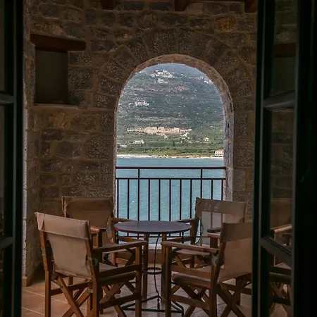 Traditional Plagiaki 아파트