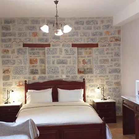 아파트 Traditional Plagiaki