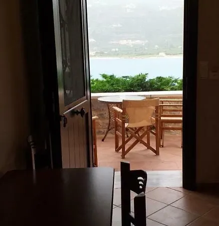 Plagiaki Sea View Apartments-mani *