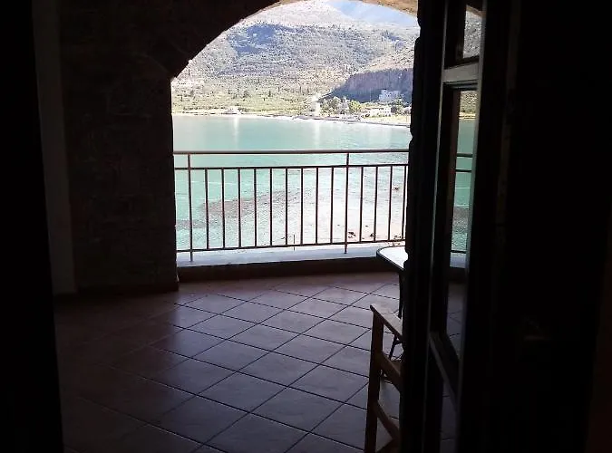 Plagiaki Sea View Apartments-mani Apartment *