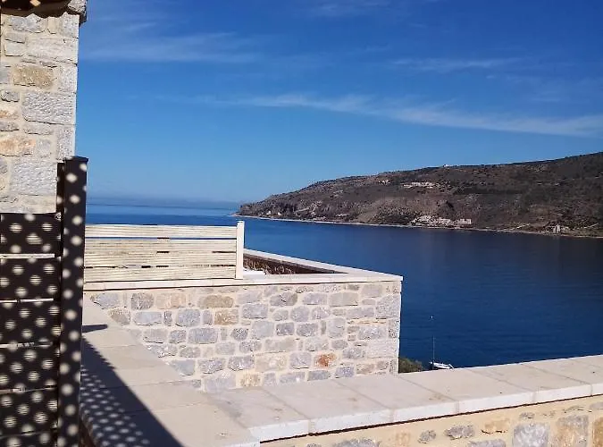 Plagiaki Sea View Apartments-mani Apartment *