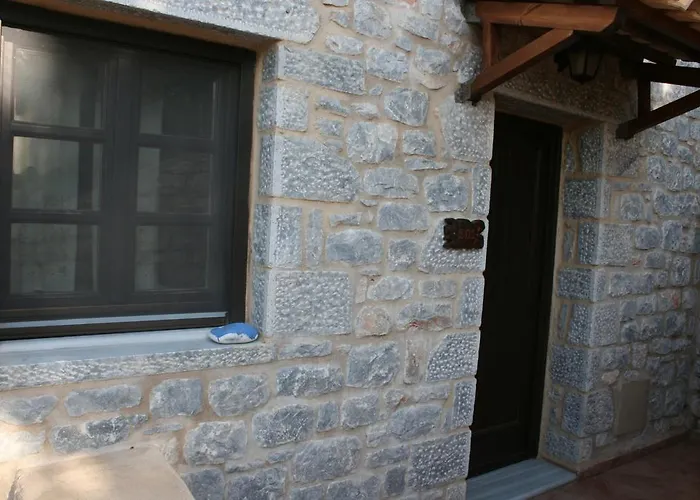 Plagiaki Sea View Apartments-mani * Néon Oítilon