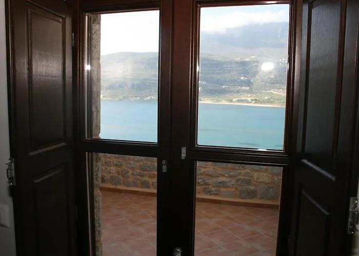 Plagiaki Sea View Apartments-mani *
